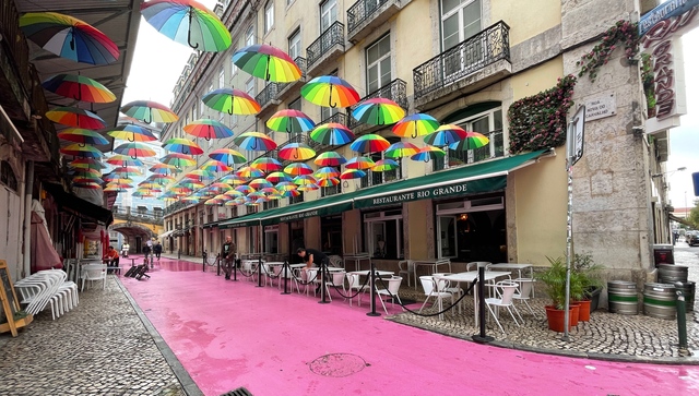 Lisbon pink street