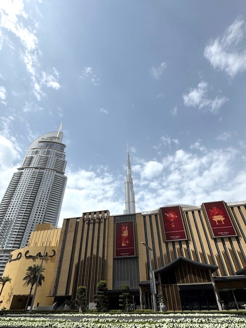 Dubai Mall Khalifa & Dubai Mall in Daylight 白日下的哈利法塔与迪拜购物中心