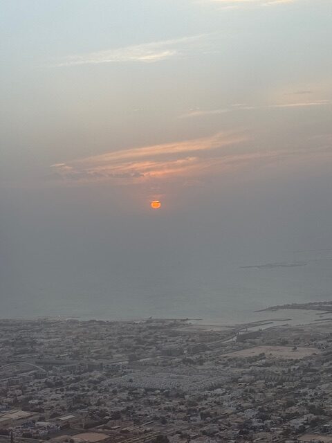 Burj Khalifa Gazing at the Sunset 日落之时的凝望