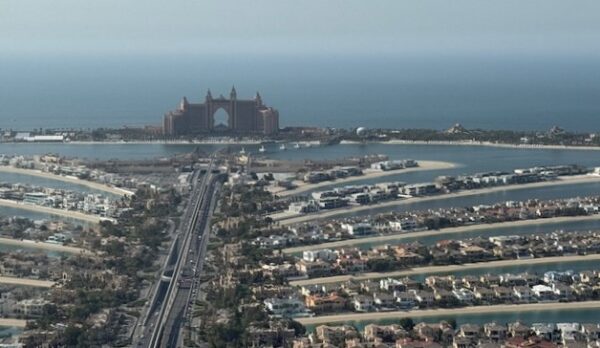 The View at The Palm with Atlantis floating on the water 棕榈岛观景 - 漂浮在水面的亚特兰蒂斯