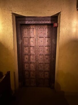 Rozna Restaurant Traditional elevator Door - Muscat Oman 马斯喀特Rozna餐厅传统电梯木门