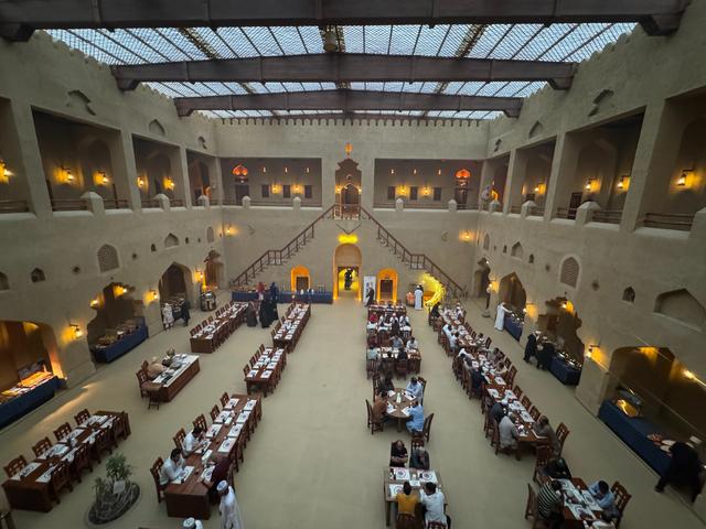 Rozna Restaurant Grand Dining Hall - Muscat Oman 马斯喀特Rozna餐厅大厅