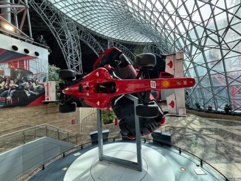 Ferrari World Abu Dhabi – Upside Down Formula One Car 阿布扎比法拉利世界－倒挂的F1赛车模型