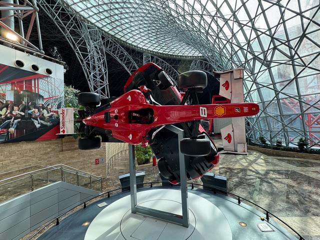 Ferrari World Abu Dhabi – Upside Down Formula One Car 阿布扎比法拉利世界－倒挂的F1赛车模型