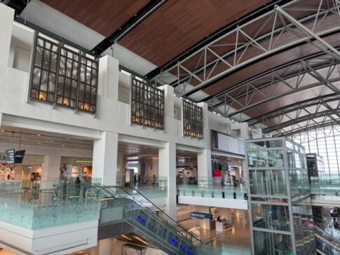 Muscat Airport Interior 马斯喀特机场内部