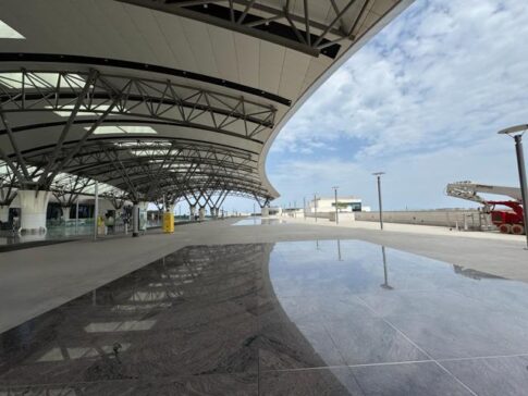 Muscat Airport exterior view马斯喀特机场外观