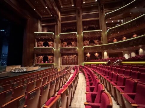 Muscat+Royal Opera House+Seating area with carved wood decor马斯喀特皇家歌剧院座位区木雕装饰