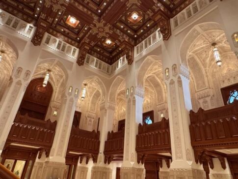 Muscat+Royal Opera House+Seating area with carved wood decor马斯喀特皇家歌剧院座位区木雕装饰