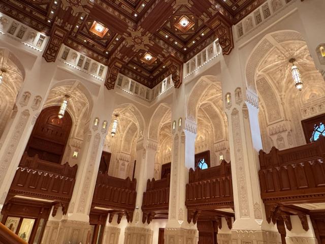 Muscat+Royal Opera House+Seating area with carved wood decor马斯喀特皇家歌剧院座位区木雕装饰