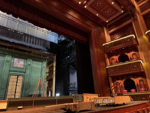 Muscat+Royal Opera House+Seating area with carved wood decor马斯喀特皇家歌剧院座位区木雕装饰