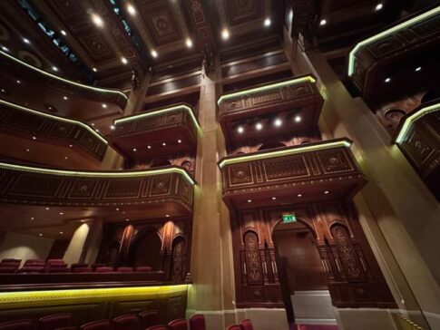 Muscat+Royal Opera House+Seating area with carved wood decor马斯喀特皇家歌剧院座位区木雕装饰