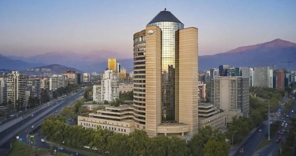 Mandarin-Oriental-santiago-building