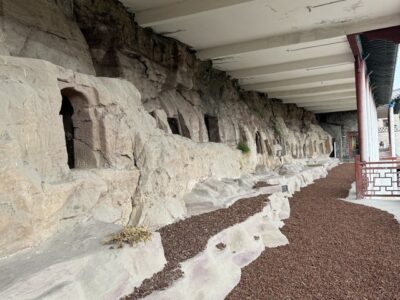 Yiju Temple 义居寺